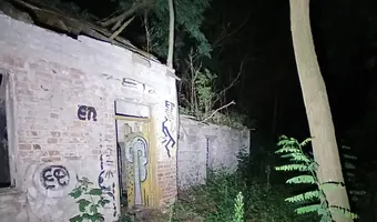 Siedlisko z pomieszczeniem gospodarczym