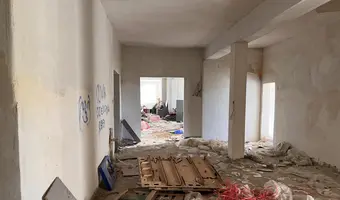 Opuszczony Motel / Koszary