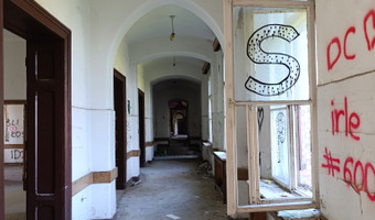 Neogotycki szpital z XIX wieku, Mokrzeszów,