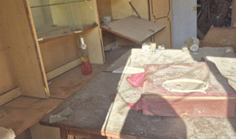 Stary dom z dokumentami