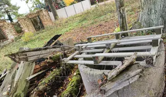 Ruiny domu i stodoły