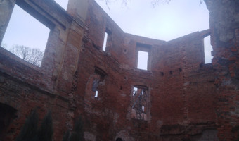 Ruiny zamku Żmigród,