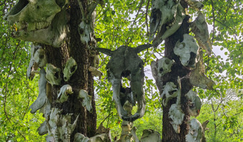 Totem z czaszek