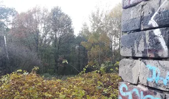 Opuszczony dom i stodoła
