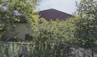 Duża opuszczona posesja