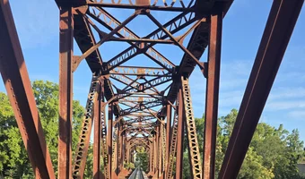 Opuszczony most kolejowy