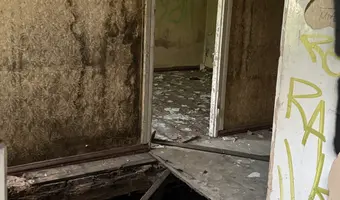 Opuszczone budynki - zdjęcie 2/4