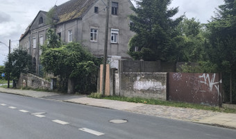 Opuszczona kamienica.