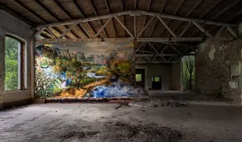Old canteen with paint - zdjęcie 4/5