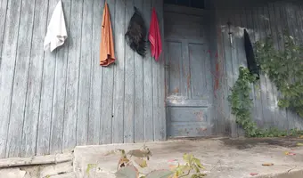 Gospodarstwo z mnóstwem fantów w garażach