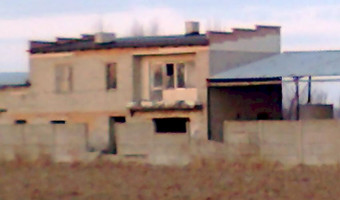 Opuszczony niedokończony dom z halą., Rzgów,