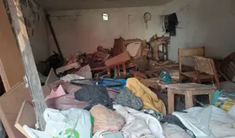 Gospodarstwo z mnóstwem fantów w garażach