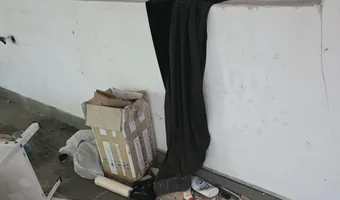 Opuszczony zakład p a w o