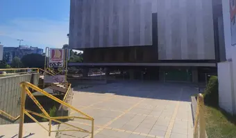 Opuszczona galeria handlowa