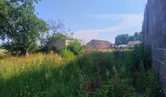 Dwa opuszczone budynki
