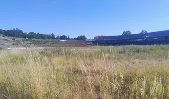 Opuszczony stadion - zdjęcie 2/4