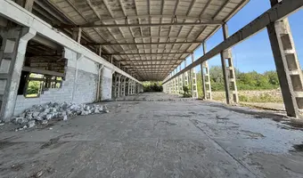 W części wyburzona betoniarnia