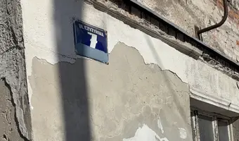 opuszczona kamienica przy tauron arenie