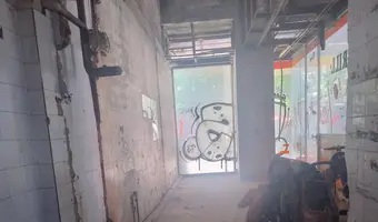 Opuszczona galeria handlowa - zdjęcie 5/7