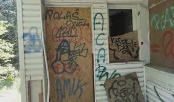 Duża opuszczona posesja