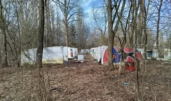 Spalony domek wojskowy