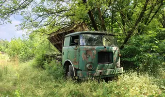 Cmentarzysko pojazdów, Karolew