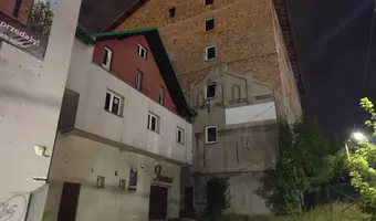 Opuszczony biurowiec przy starej fabryce, Wieliczka