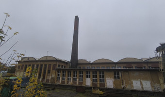 Opuszczone lokomotywy manewrowe.