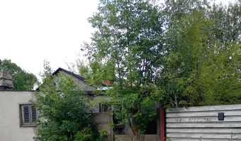 Budynek z szopą