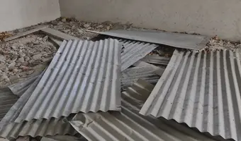 Opuszczony niedokończony dom - zdjęcie 2/4