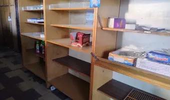 Opuszczony sklep spożywczy - zdjęcie 2/4