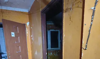 Opuszczony biurowiec przy starej fabryce, wieliczka - zdjęcie 2/15