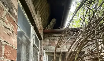 Budynek z szopą
