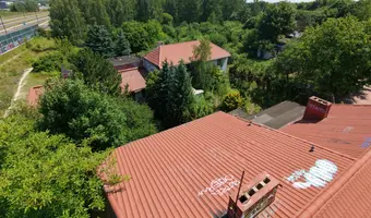 Duża opuszczona posesja