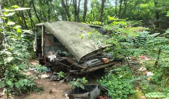Opuszczony mechanik samochodowy