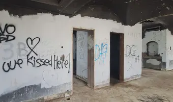 Opuszczona Willa z Basenem