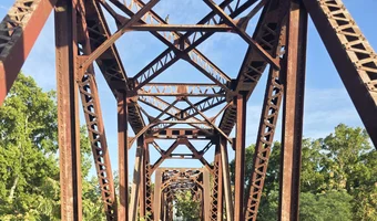 Opuszczony most kolejowy