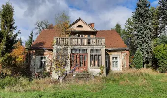 Dwór w Pisarzowicach