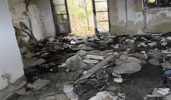 Mazowieckie, Płock - niedokonczony budynek oraz stare ruiny innego = 2w1