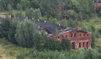 Opuszczony budynek z zawalonym dachem, Gdańsk