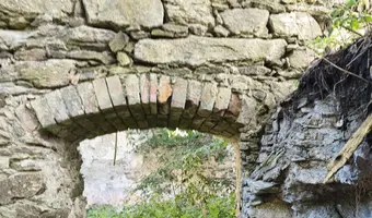 Ruiny kościoła i cmentarz, Marcinków