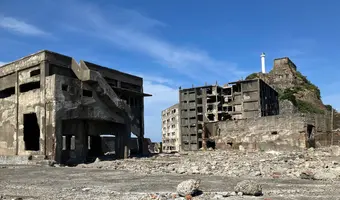Opuszczona wyspa Gunkanjima (Hashima), Japonia