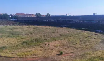 Opuszczony stadion - zdjęcie 3/4