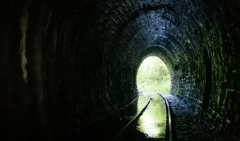Opuszczony tunel kolejowy, ogorzelec