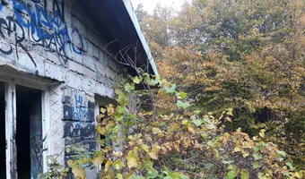 Opuszczony dom i stodoła