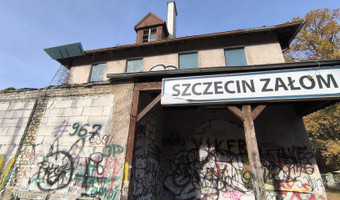 Opuszczony dom w którym sprzedawano bilety.