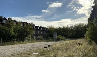 Przedwojenne opuszczone osiedle robotnicze