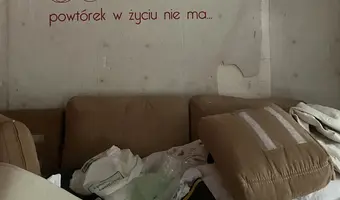 Opuszczony dom z zawartością - zdjęcie 2/10