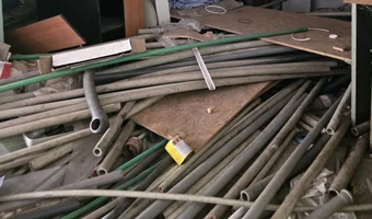 Opuszczony zakład p a w o