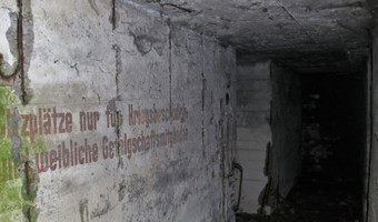 Schron i szczelina przeciwlotnicza przy obozie justiz strafgefangenenlager, kędzierzyn- koźle